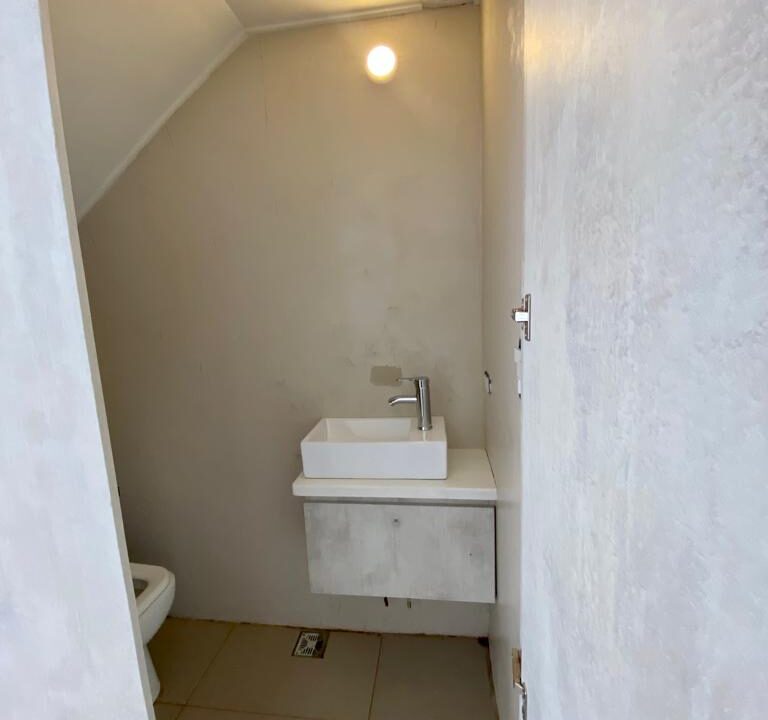 c7b89552-4640-46d2-9485-4d5ea2e1d38a